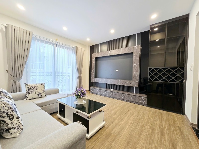 Bán nhà Thạch Bàn,Long Biên 5 tầng,30m,mt3.8m oto đỗ cổng nhỉnh 5 tỷ - Ảnh 2